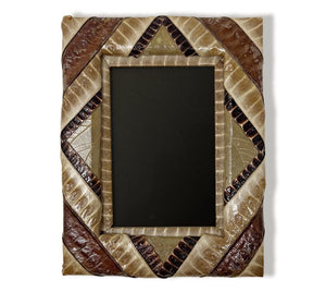 Vintage Patterned Leaf Frame