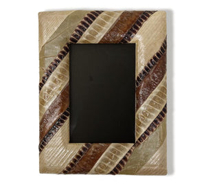 Vintage Patterned Leaf Frame
