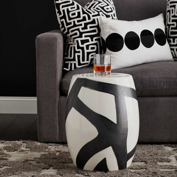 Figure Accent Table
